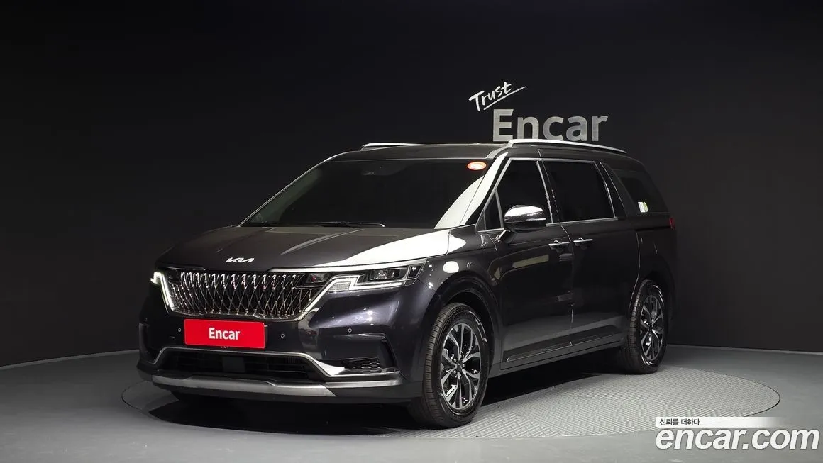 Kia Carnival — фото 1