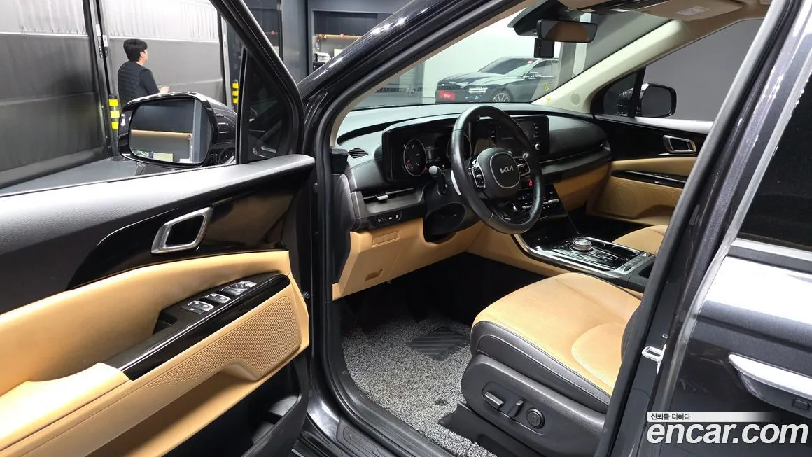 Kia Carnival — фото 10
