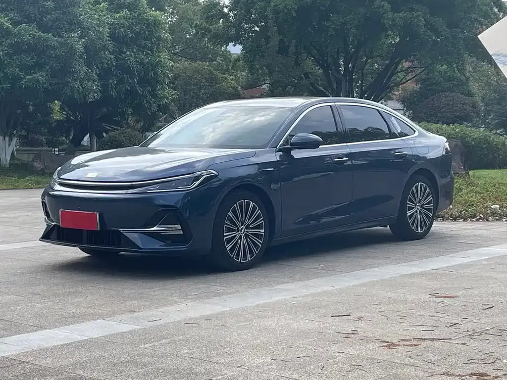 Geely Galaxy A7 — фото 1