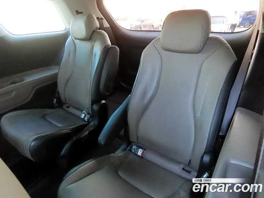 Kia Carnival — фото 2