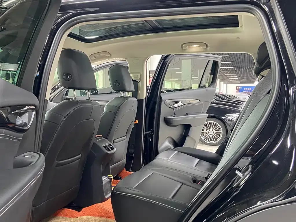 Buick Envision Plus — фото 6