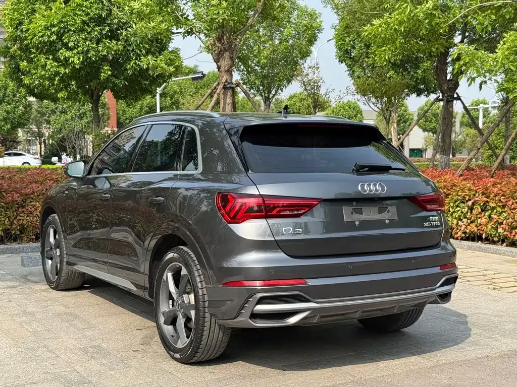 Audi Q3 — фото 8
