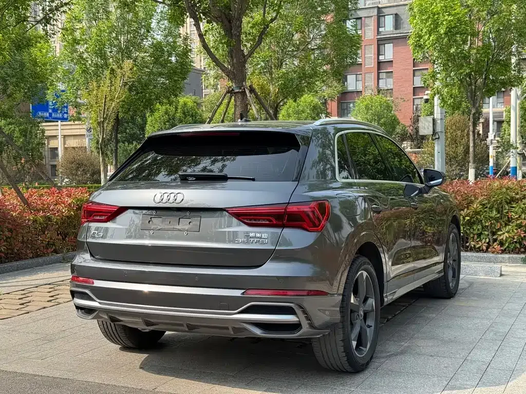 Audi Q3 — фото 10
