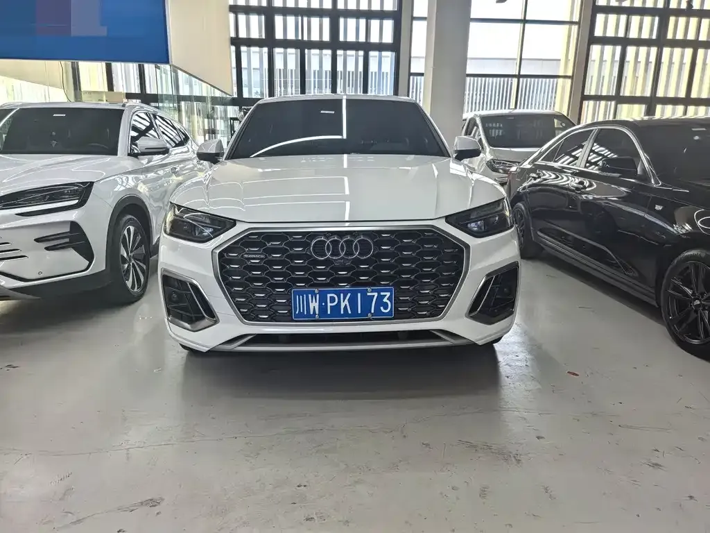 Audi Q5L Sportback 2022 из CN, фото 3