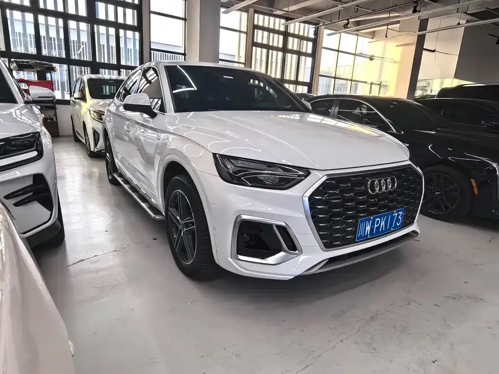 Audi Q5L Sportback 2022 из CN, фото 4
