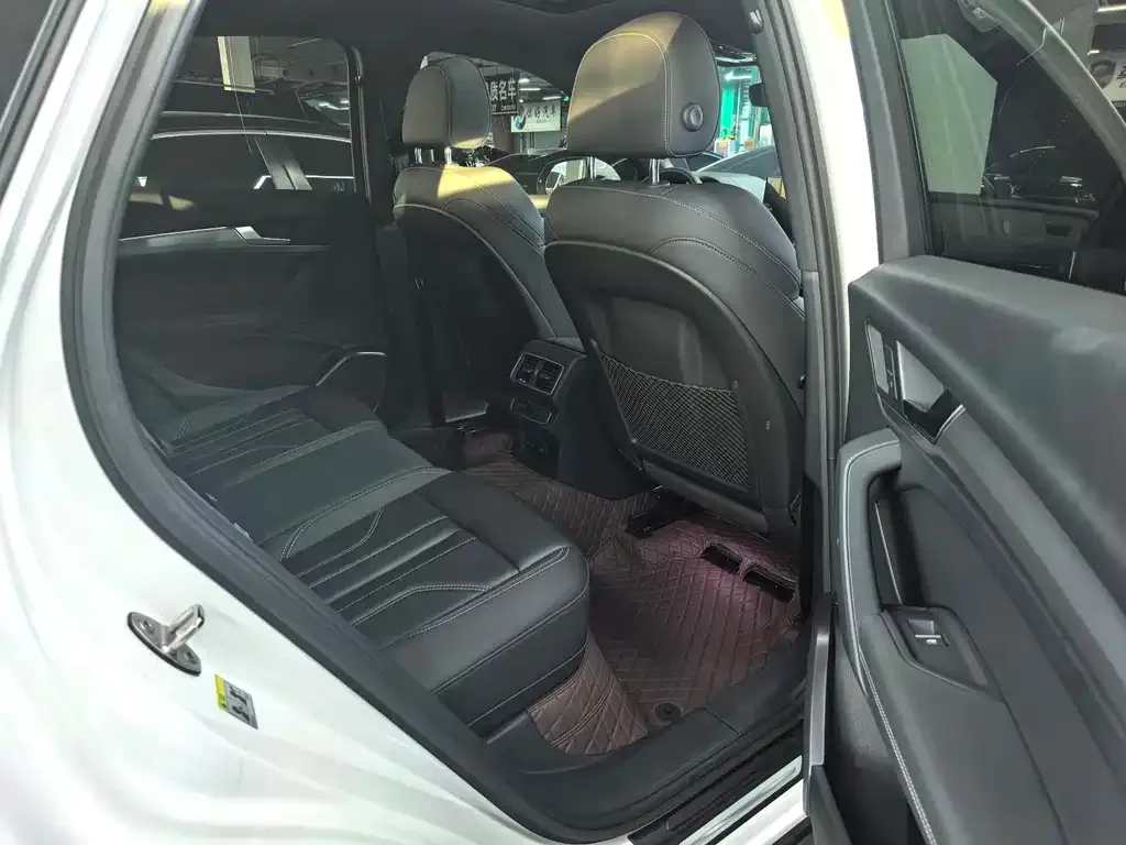 Audi Q5L Sportback 2022 из CN, фото 8