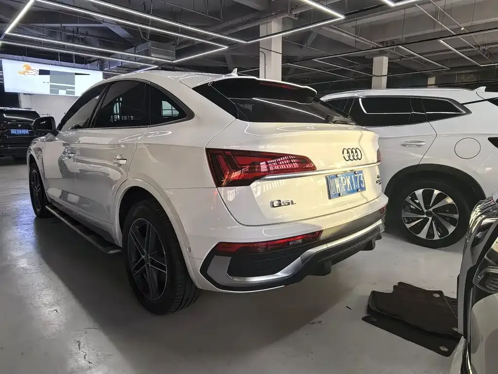 Audi Q5L Sportback 2022 из CN, фото 7