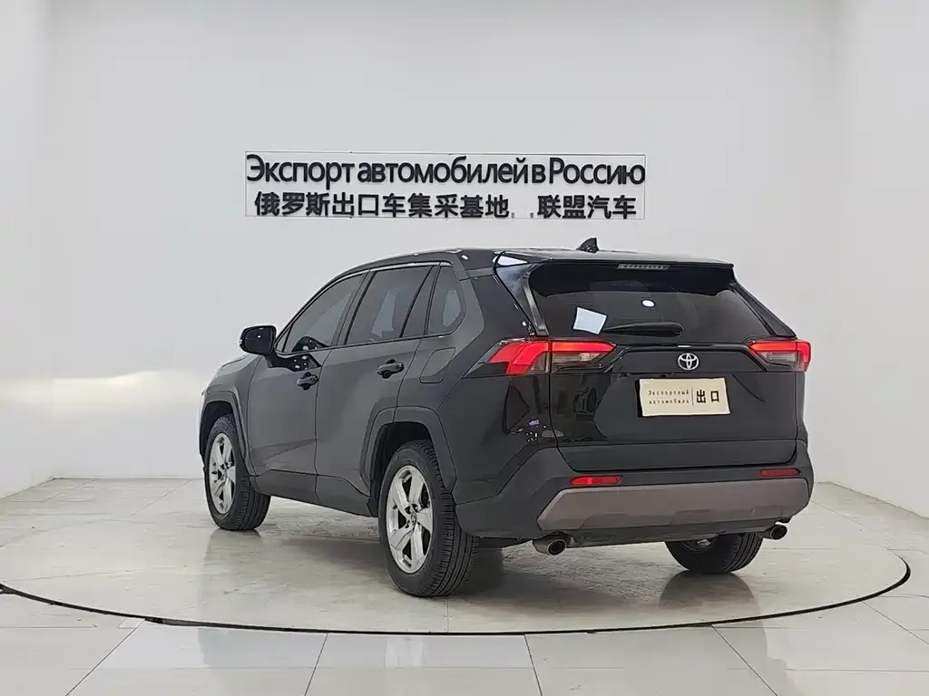 Toyota RAV4 — фото 6