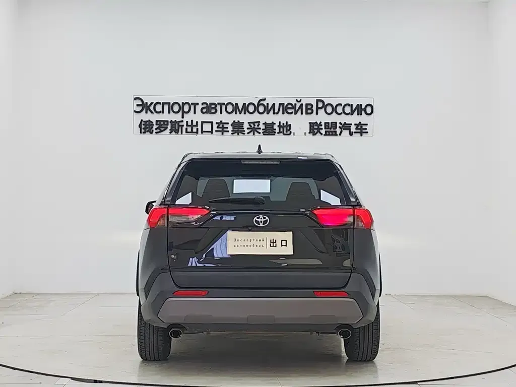 Toyota RAV4 — фото 5