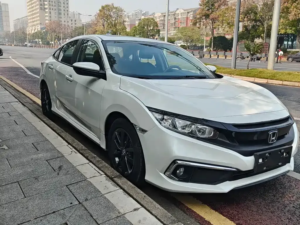 Honda Civic — фото 8