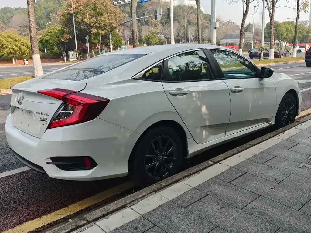 Honda Civic — фото 6