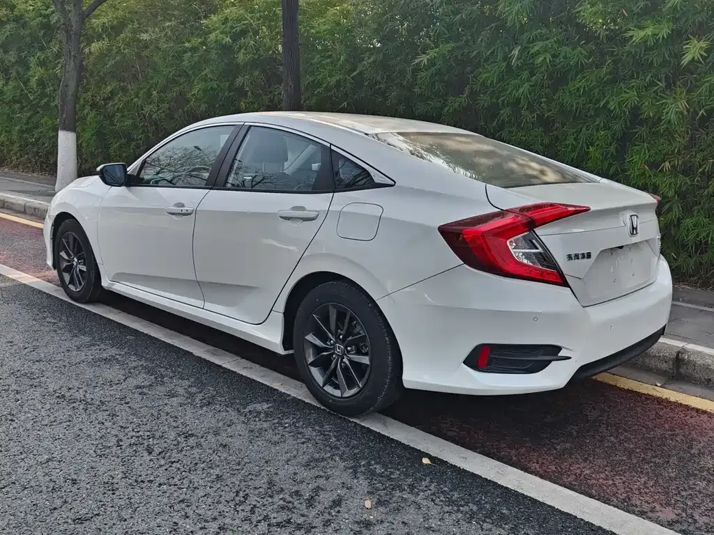 Honda Civic — фото 7