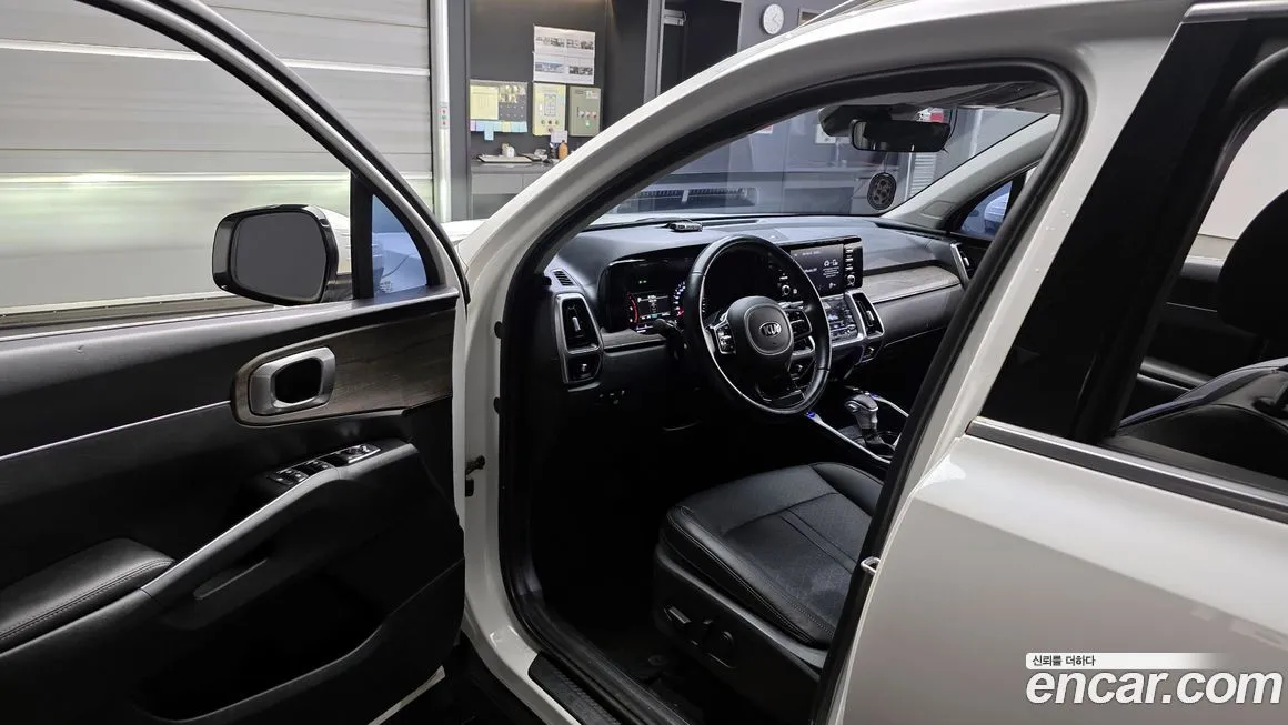 Kia Sorento — фото 9
