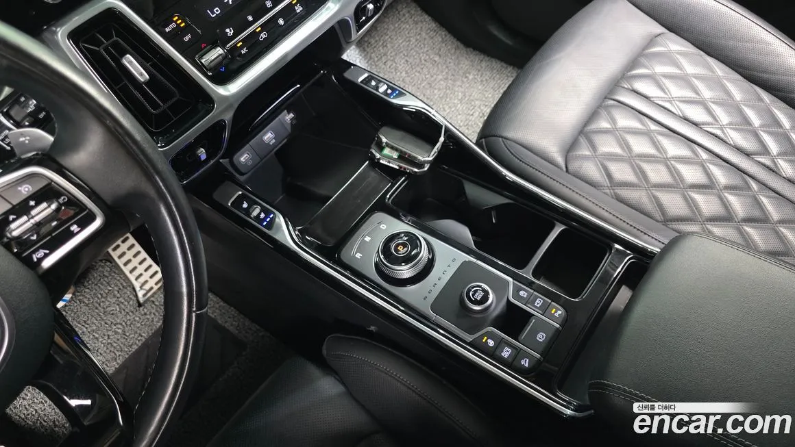 Kia Sorento — фото 8