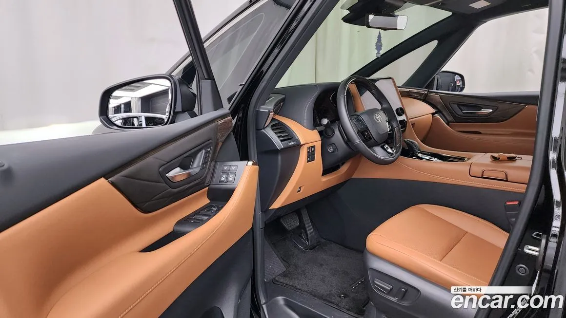 Toyota Alphard — фото 2