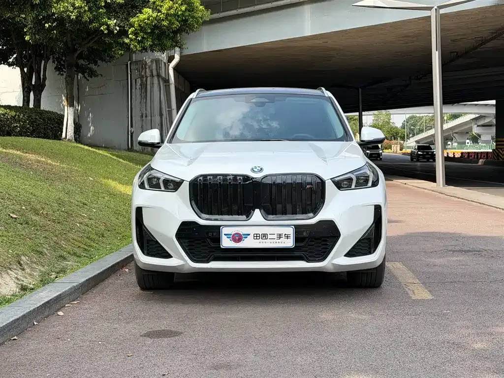 BMW iX1 2024 из CN, фото 5