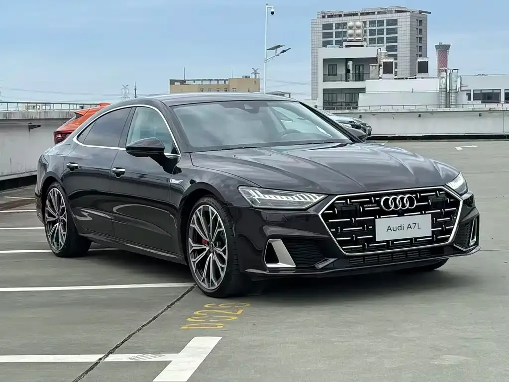 Audi A7L — фото 8