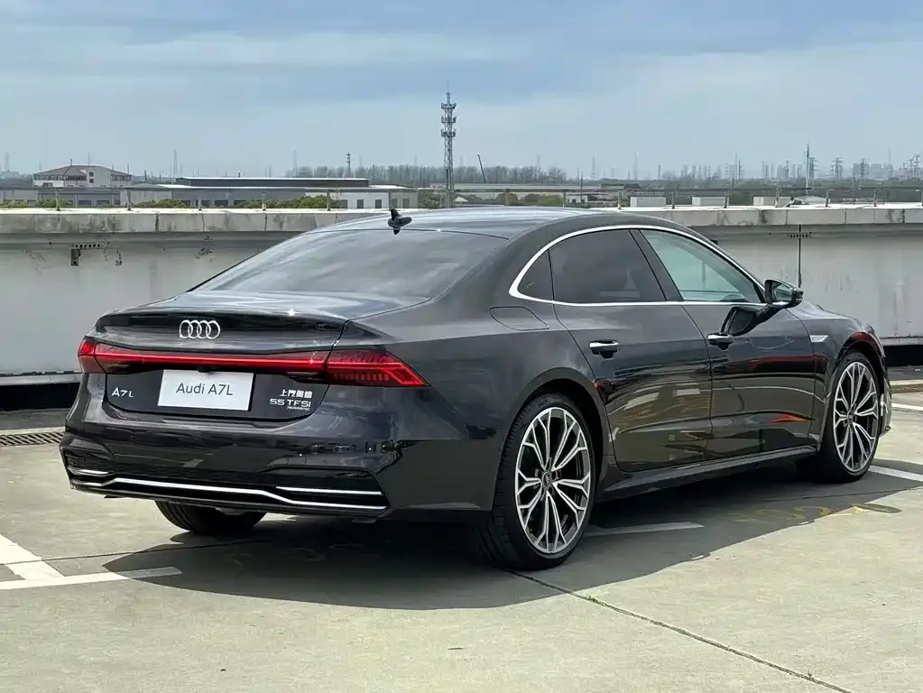 Audi A7L — фото 2
