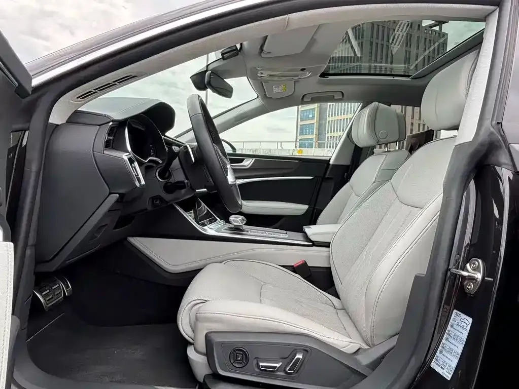 Audi A7L — фото 10