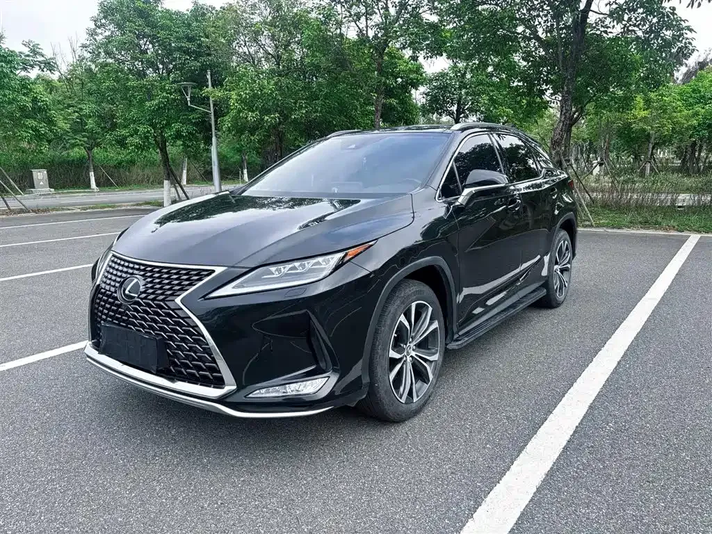 Lexus RX — фото 1