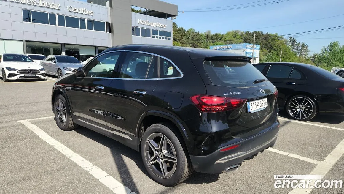 Mercedes-Benz GLA-Class — фото 8