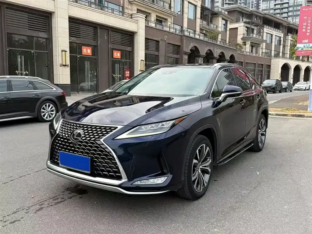 Lexus RX — фото 1