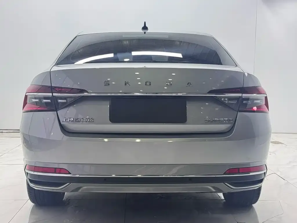 Skoda Superb — фото 3