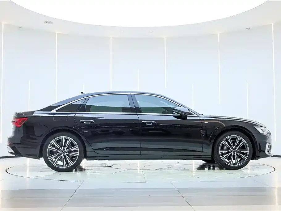 Audi A6L — фото 10