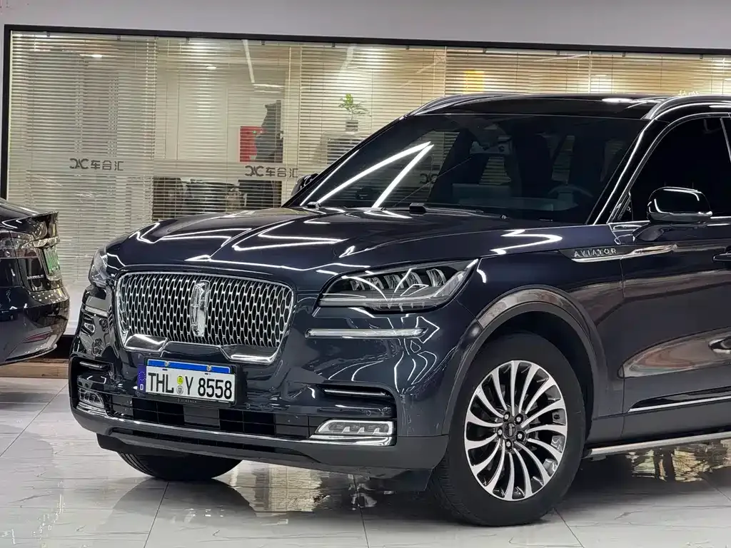 Lincoln Aviator — фото 5