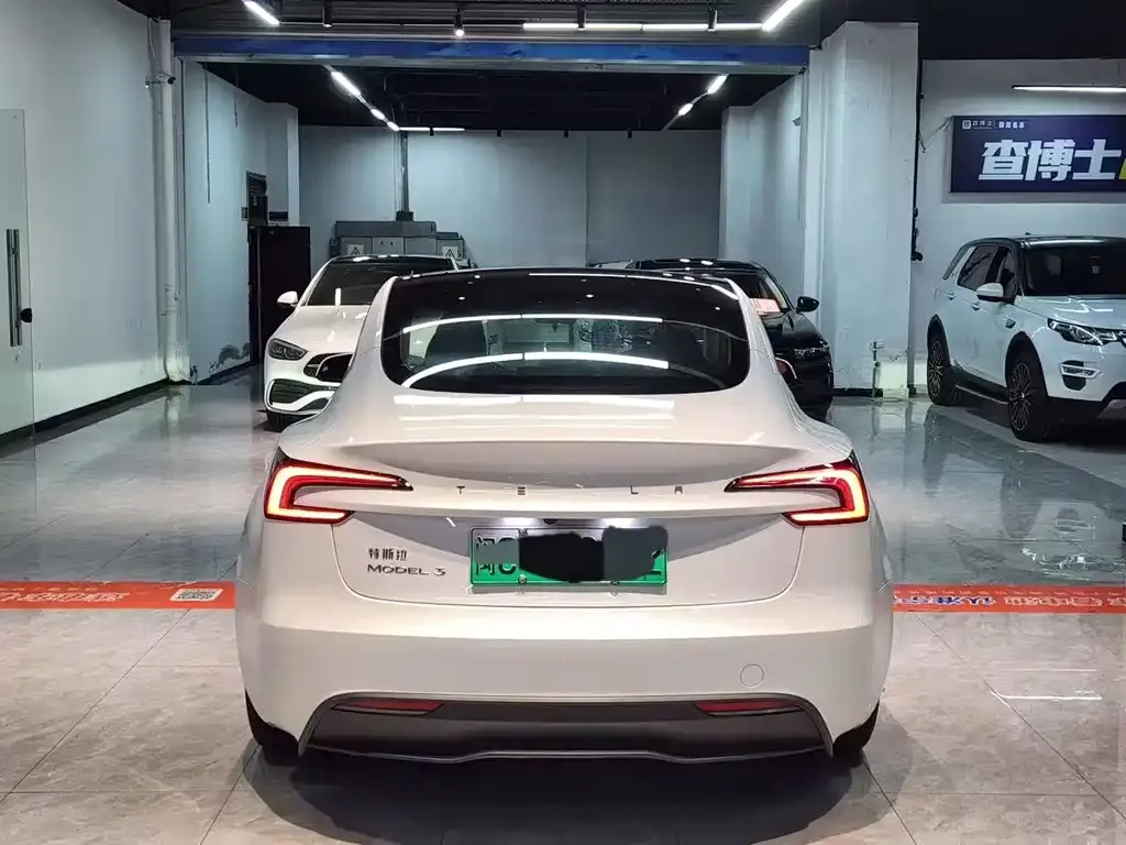 Tesla Model 3 — фото 6