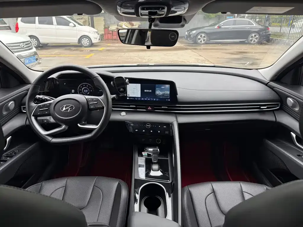 Hyundai Elantra 2023 из CN, фото 6