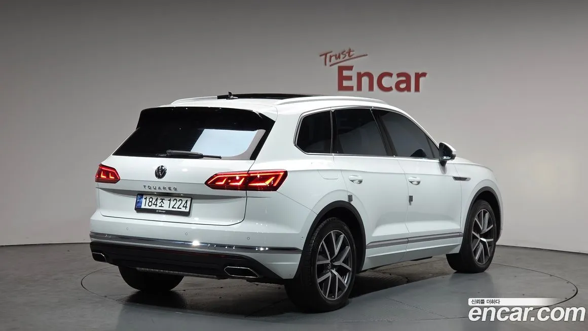 Volkswagen Touareg 2023 из KR, фото 3