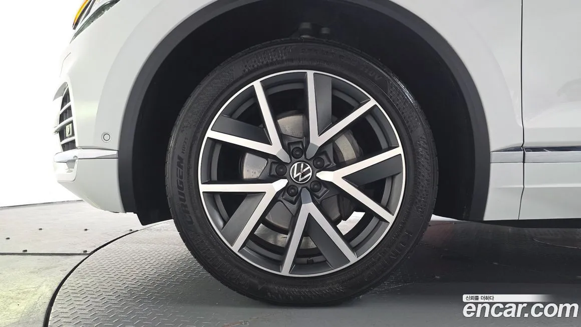 Volkswagen Touareg 2023 из KR, фото 9