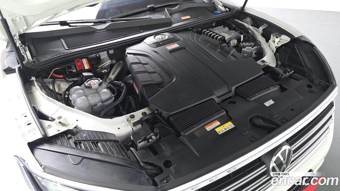 Volkswagen Touareg 2023 из KR, фото 10