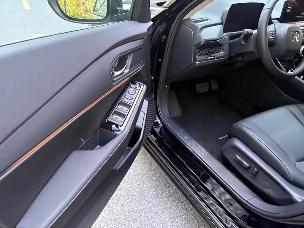 Honda Accord — фото 4