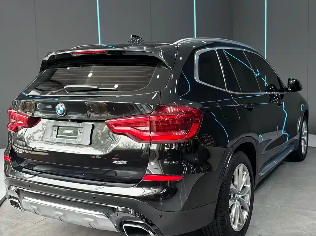 BMW X3 — фото 10
