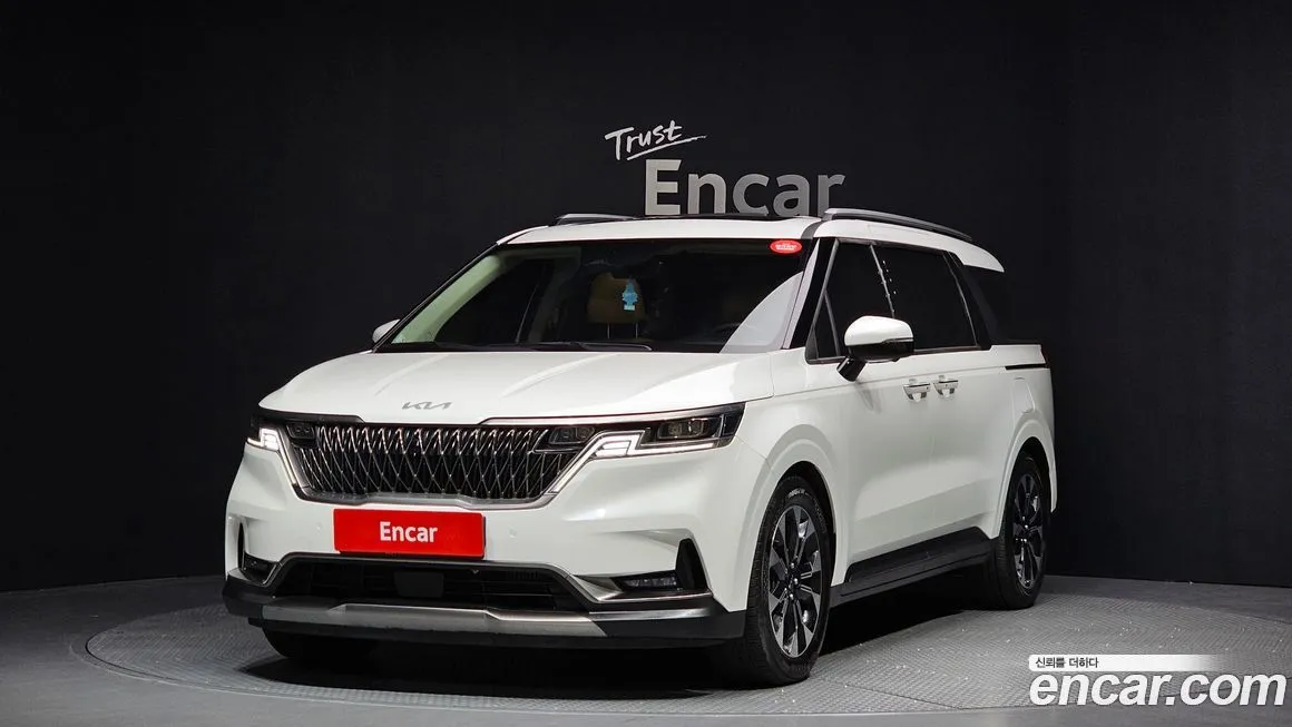 Kia Carnival — фото 1