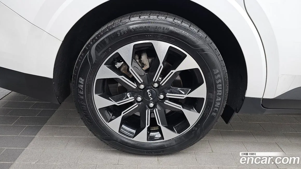Kia Carnival — фото 10