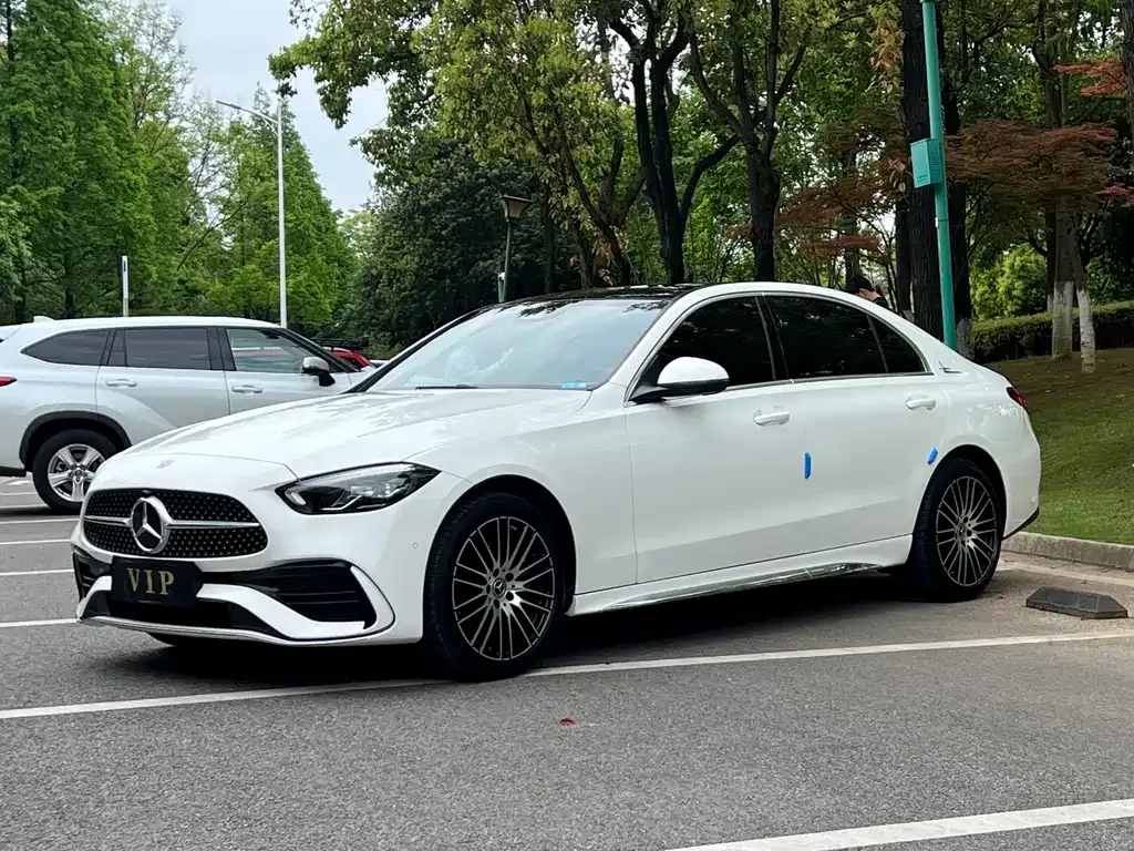 Mercedes-Benz C-Class — фото 1