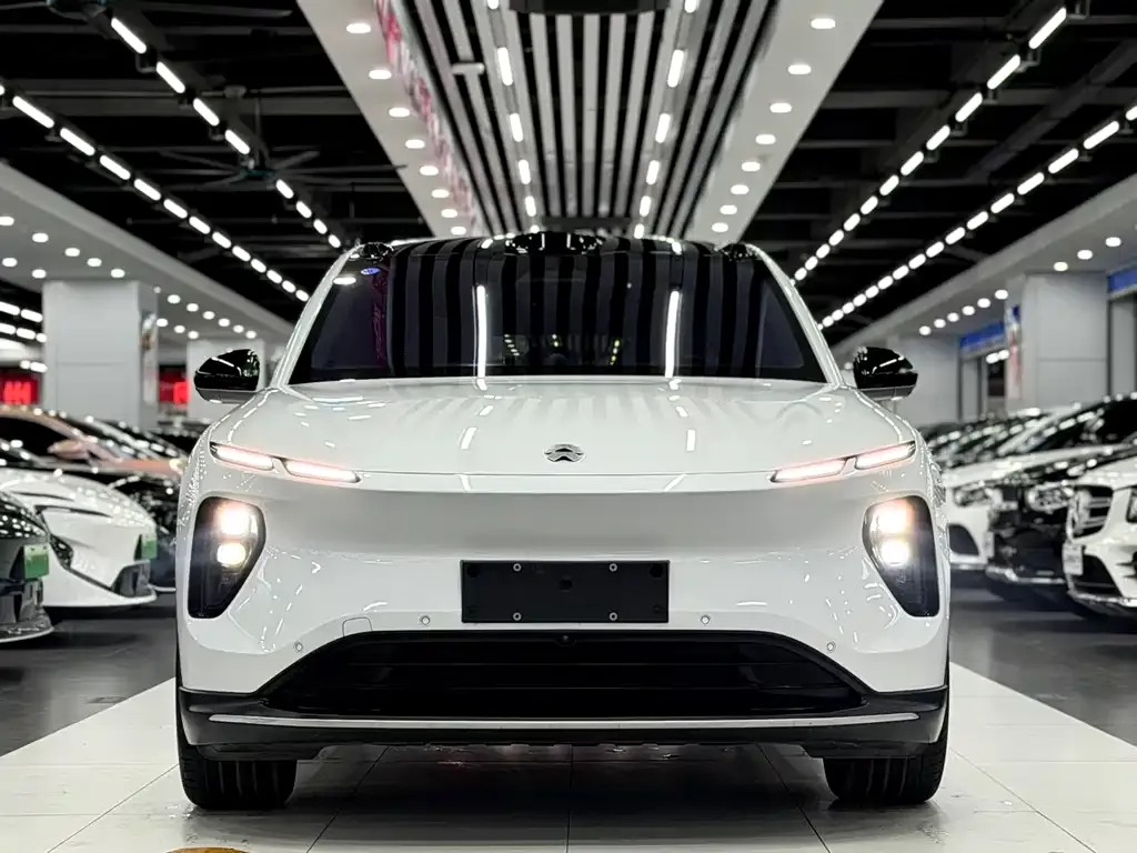 NIO EC6 — фото 9