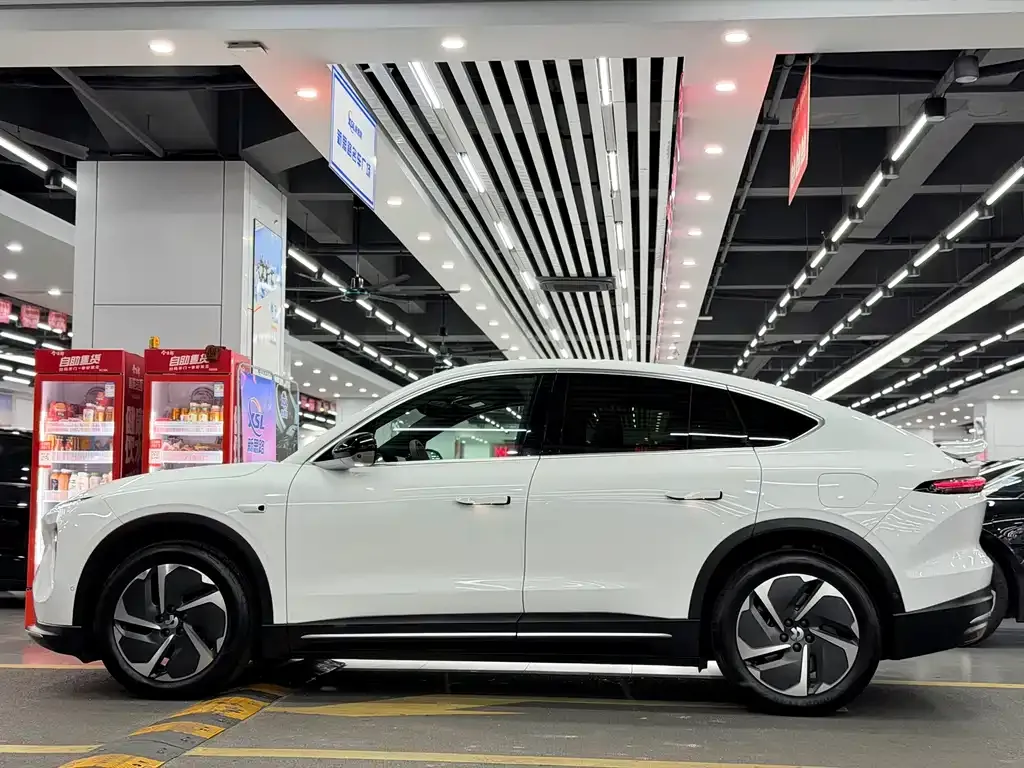 NIO EC6 — фото 10