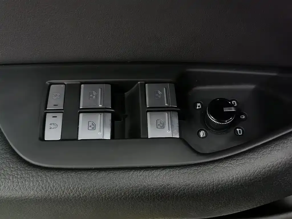 Audi A6L 2023 из CN, фото 7