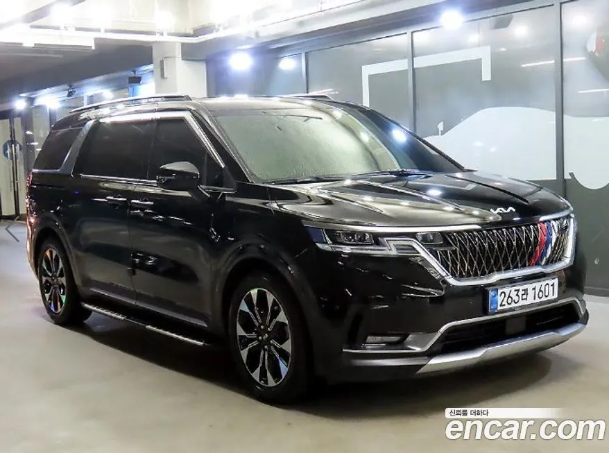 Kia Carnival — фото 1