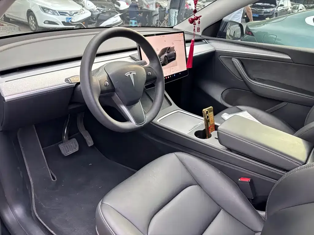 Tesla Model Y 2024 из CN, фото 2