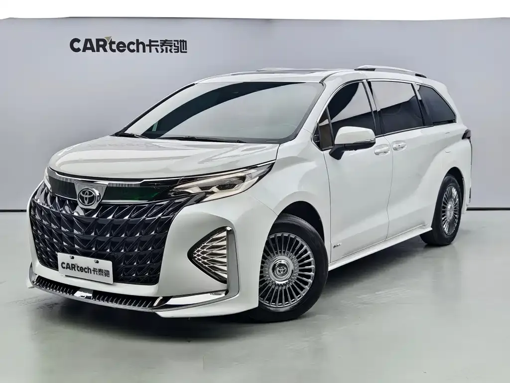 Toyota Sienna — фото 1