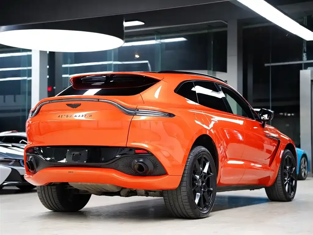 Aston Martin DBX — фото 8