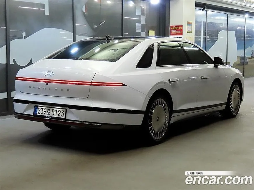 Hyundai Grandeur 2023 из KR, фото 2