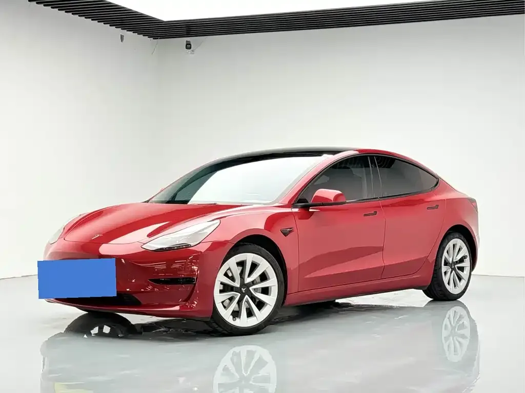 Tesla Model 3 — фото 1