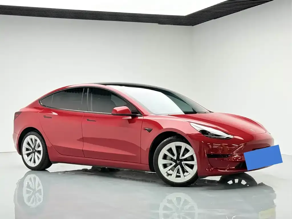 Tesla Model 3 — фото 9