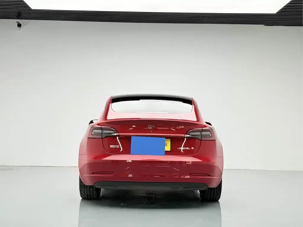 Tesla Model 3 — фото 2